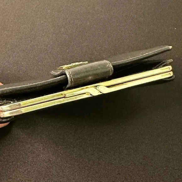 Givenchy Wallet Bundle - Picture 4 of 16